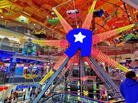 Toys “r” Us To Close Times Square Flagship Store The Toy Insider