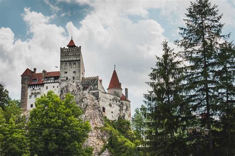 How To Get From Brasov To Bran Castle in Transylvania | It’s All Trip To Me