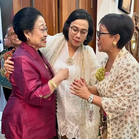 Adu Gaya Megawati Soekarnoputri Retno Marsudi Dan Sri Mulyani Pakai