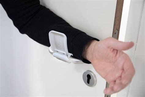 3D Printed Hands Free Door Opener To Help Slow Down Coronavirus Spread