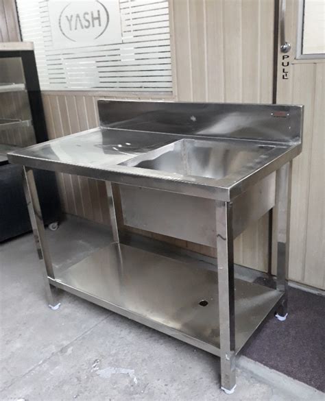 Stainless Steel Polished Work Table With Sink Unit For Restaurant