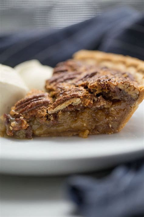 Easy Pecan Pie Recipe - Lauren's Latest