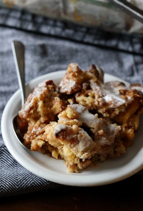 TikTok Cinnamon Roll Dump Cake Cookies And Cups