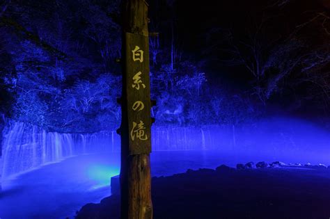 軽井沢・白糸の滝イリュージョン ｜ 日本夜景遺産