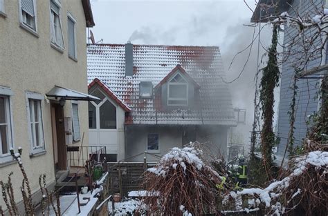 FW Stuttgart Kellerbrand In Mehrfamilienhaus Presseportal