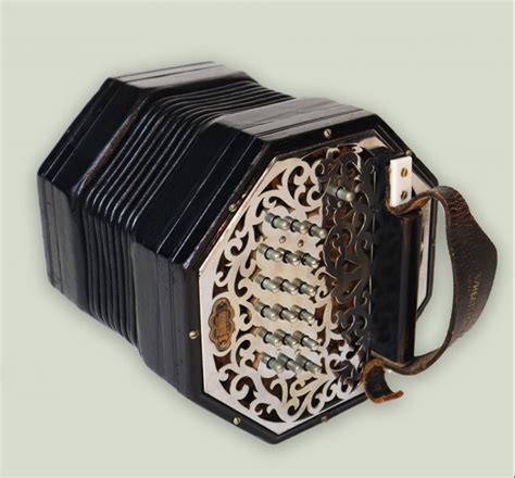 Concertina FAQ - The Difference Between The English, Duet And Anglo ...