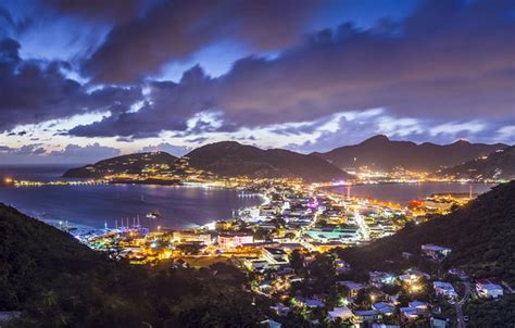 Exciting Caribbean Nightlife - Things to do in St Martin | Top Villas