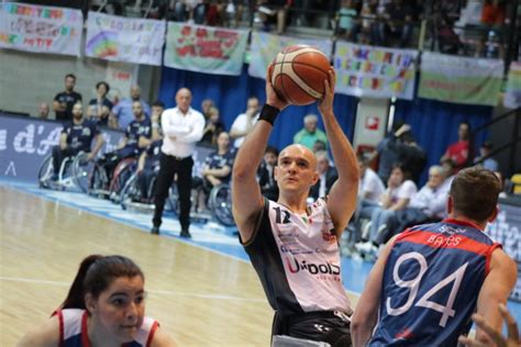 Basket in carrozzina Briantea 84 Cantù campione dItalia