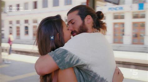 DayDreamer Il Bacio Di Can E Sanem In Stazione Mediaset Infinity