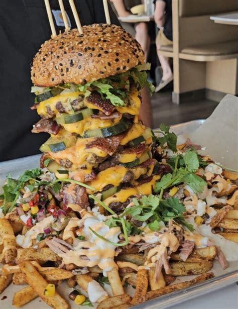 Kasa Taphouse S Big Mouth Burger Challenge Foodchallenges