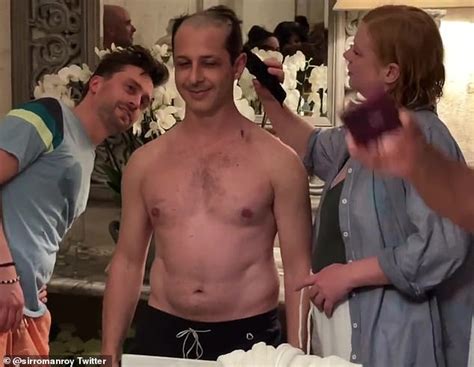 Succession Star Jeremy Strong Celebrates Production Wrap On The Series Finale By Shaving His