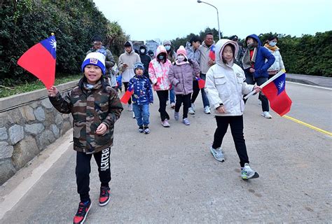 東引軍民同迎第一道曙光 慶賀新年 馬祖日報