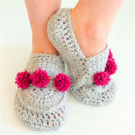 Crochet Mini Pom Pom Slippers - Crochet Ideas