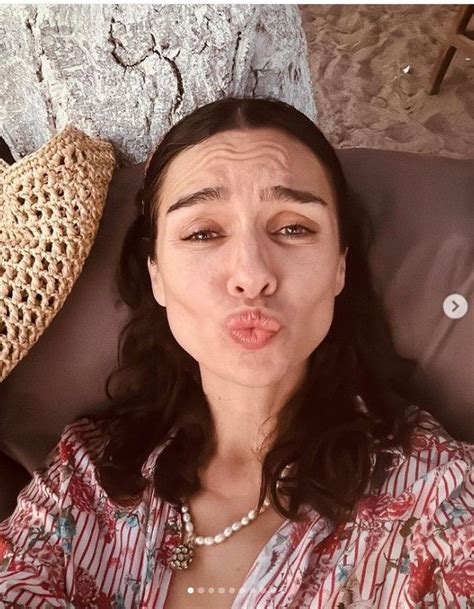 Birce Akalay En Do Al Halini Payla T Ne Makyaj Var Ne De Botoks