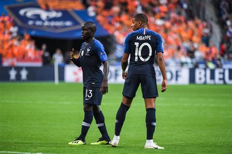 Foot PSG PSG Il est petit il est gentil Mbappé rêve de Kanté