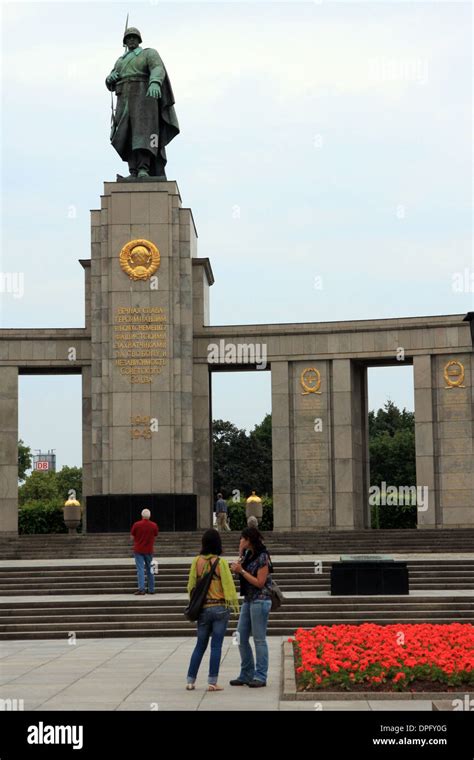 Soviet war memorial of world war 2, (Berlin, Germany, Deutschland, Europe Stock Photo - Alamy