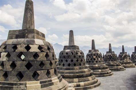 Gambar Batu Monumen Patung Tengara Pariwisata Tempat Beribadah