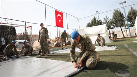 Mehmetçik asrın felaketinde yaraları sarmak için sahadaydı Son Dakika