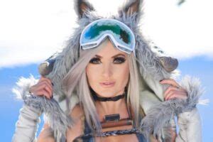 50 Jessica Nigri Sexy And Hot Bikini Pictures Wrongsideoftheart