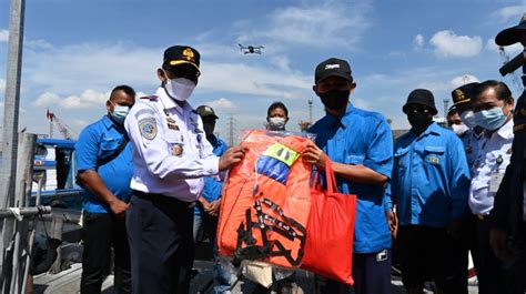 Jelang Peringati Harhubnas 2021 Kantor Syahbandar Utama Pelabuhan Tanjung Priok Gelar Bakti Sosial