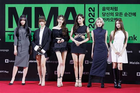 Idol Kpop Tampil Stunning Di Red Carpet Melon Music Award