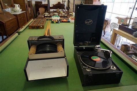 Edison Bell Electron Portable Gramaphone With Box Set Of Rec