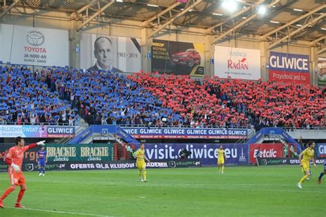 Piast Gliwice Ma Naj Adniejsze Flagi Zdj Cia Zobaczcie Flagi I