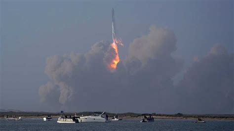 Spacex Giant Rocket Fails Minutes After Launching From Texas