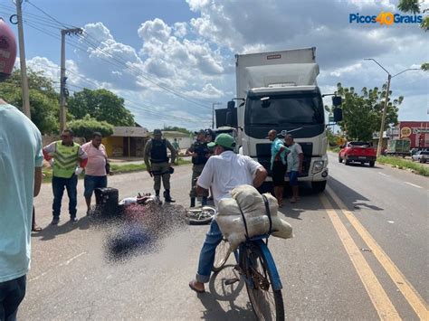 Colisão Frontal Entre Moto E Caminhão Mata Idoso De 75 Anos Na Br 316