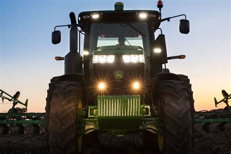 Redefine farming with the John Deere 7R series | AgriMag Blog