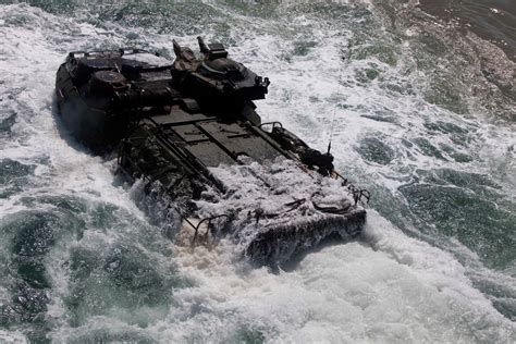 Armored Photos: Amphibious Assault Vehicle