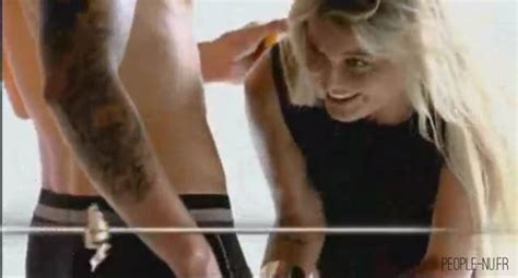 Naked Aurélie Dotremont in Les anges de la télé réalité