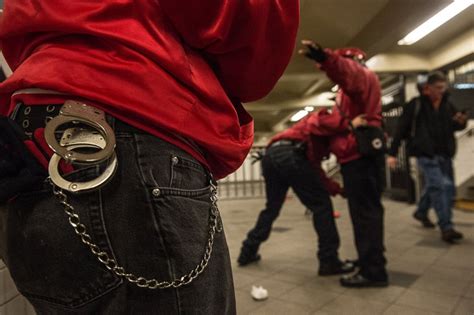 Guardian Angels Back on Watch in NYC Subways - ABC News