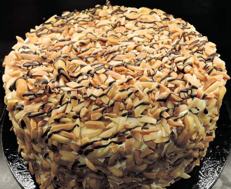 Cakes with Pine nuts! - CakenGifts.in