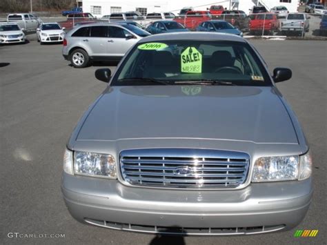 2006 Silver Birch Metallic Ford Crown Victoria LX 61242281 Photo 3