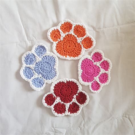 Ravelry Paw Print Pockets Pattern By Tehnaz Kotwal