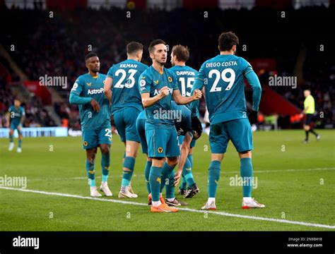 Pablo Sarabia Von Wolverhampton Wanderers Feiert Nachdem Jan Bednarek