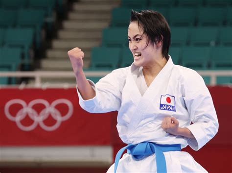 東京五輪の空手・女子形決勝で演武する清水希容：空手女子 清水希容 写真特集：時事ドットコム