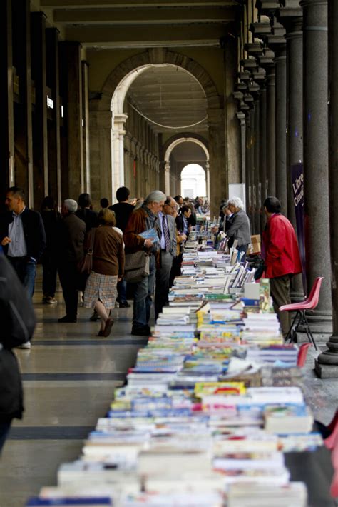 Due Chilometri Di Libri E Librerie E Tantissimi Eventi Portici Di