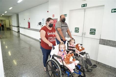 Gêmeas Siamesas Separadas Recebem Alta 51 Dias Após Cirurgia Em Goiânia Dia Online