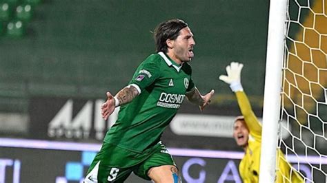 L Avellino Fa Tappa A Crotone La Presentazione Le Ultime E Dove Vederla