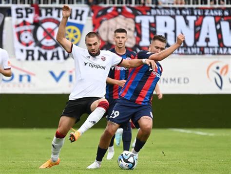 Futbalisti Fc Vion Zlat Moravce A Fc Spartak Trnava Remizovali V