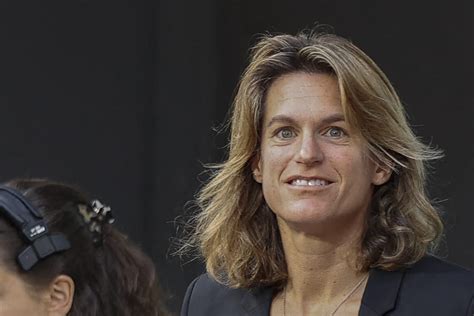 Amélie Mauresmo l ancienne championne dévoile le visage de son fils