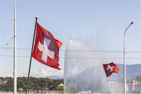 La tasa de paro de Suiza cayó una décima en febrero hasta el 2 1