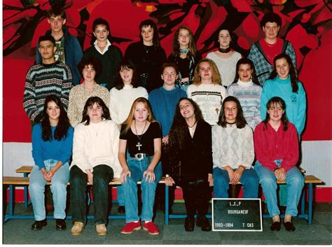 Photo de classe T CAS de 1994 Lycée Professionnel Delphine Gay Copains d avant