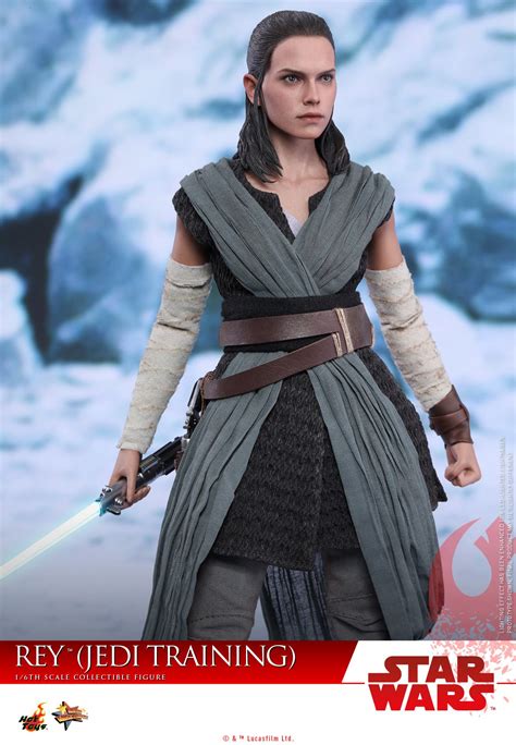 Star Wars The Last Jedi Rey In Jedi Training Outfit By Hot Toys The Toyark News