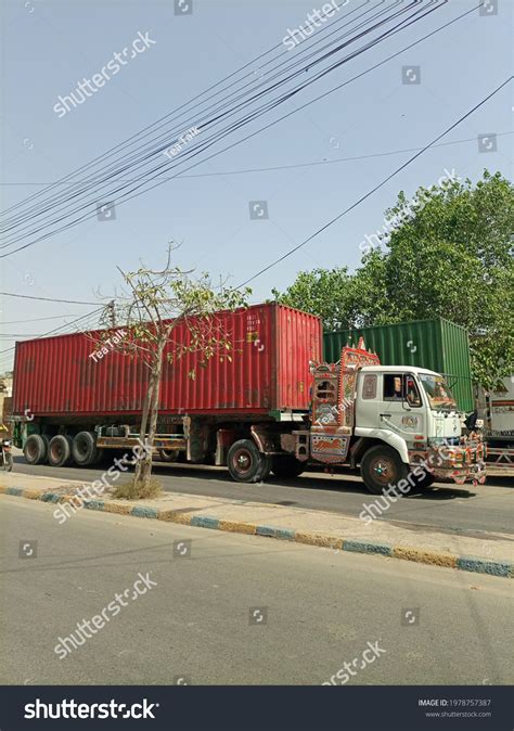 40 Ft Container Truck Parked West Stock Photo 1978757387 | Shutterstock