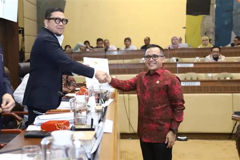 Bismillah Nasib Honorer Cerah Menpan Rb Pastikan Tidak Ada