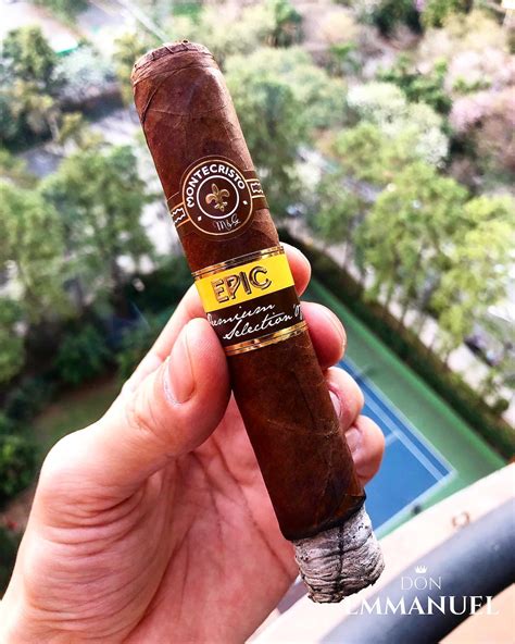 Este charuto me surpreendeu positivamente. Montecristo Epic Premium