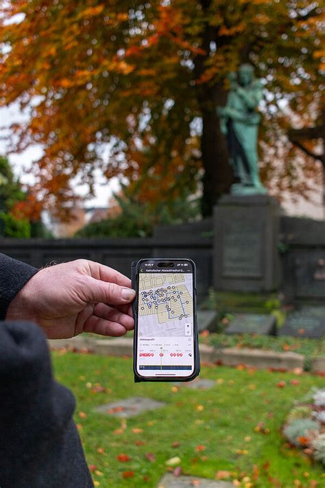 Von Gr Bern Und Geschichten Digital Gef Hrter Rundgang Ber